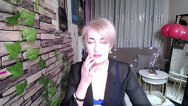 Snapshot of Hot_Girl87 chatting on 02-18-25, 03:54 Hot Girl87 online show from 02-18-25, 03:54