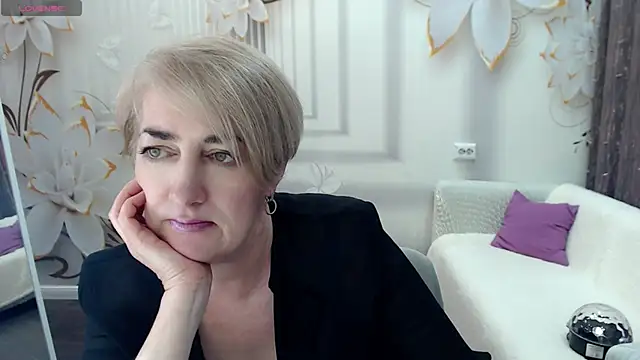 Snapshot of Hot_Girl87 chatting on 02-28-25, 09:01 Hot Girl87 online show from 02-28-25, 09:01