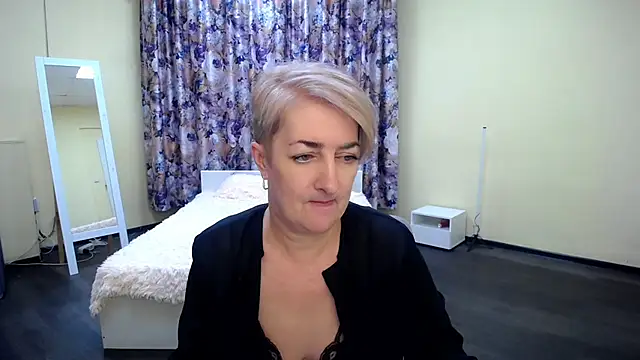 Snapshot of Hot_Girl87 chatting on 03-13-25, 05:07 Hot Girl87 online show from 03-13-25, 05:07