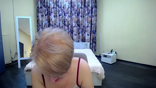 Snapshot of Hot_Girl87 chatting on 03-17-25, 09:34 Hot Girl87 online show from 03-17-25, 09:34