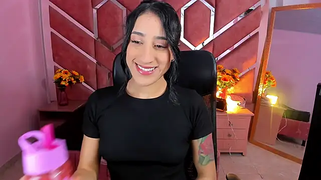 Snapshot of Eimy_Sexy_ chatting on 06-02-26, 01:13 Eimy Sexy online show from 06-02-26, 01:13
