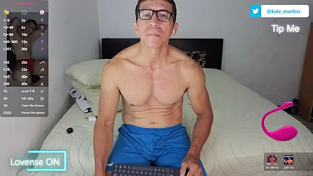 Snapshot of KALE_19 chatting on 06-18-26, 02:54 KALE 19 online show from 06-18-26, 02:54