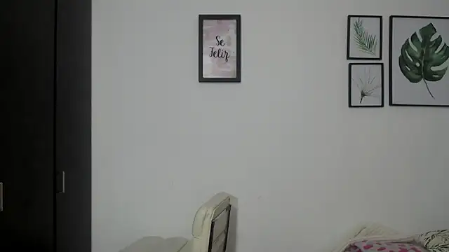 Snapshot of viki_mom chatting on 12-04-24, 11:46 viki mom online show from 12-04-24, 11:46