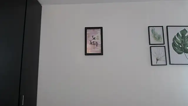 Snapshot of viki_mom chatting on 03-16-25, 08:00 viki mom online show from 03-16-25, 08:00