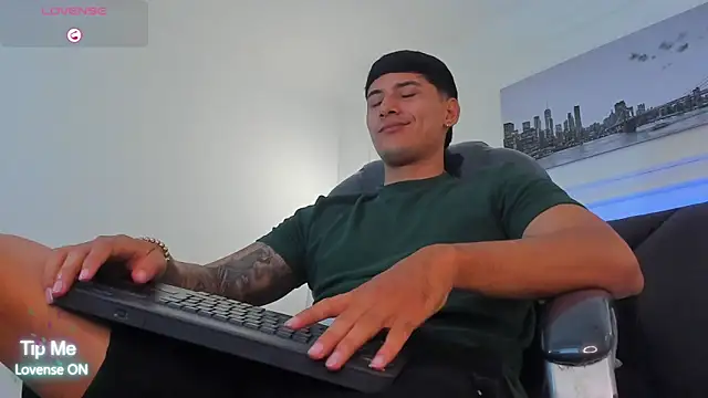 Damian23   online show from 02-12-26, 01:28