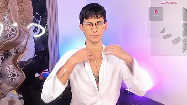 Snapshot of Alexx_tc chatting on 06-28-26, 02:39 Alexx tc online show from 06-28-26, 02:39