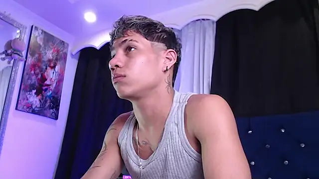 Snapshot of Sexys_Boys_Hot1 chatting on 06-05-26, 06:52 Sexys Boys Hot1 online show from 06-05-26, 06:52