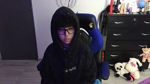 thomascooper7 online show from 04-11-26, 10:47