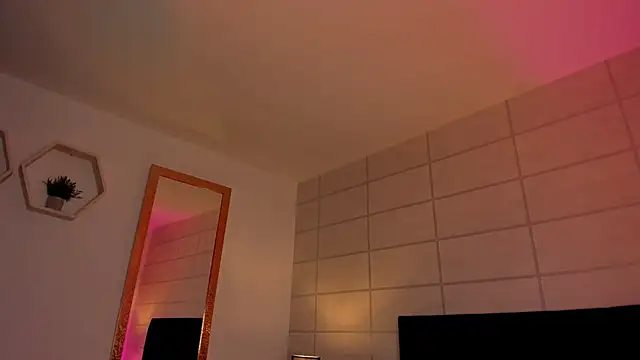 Christine Laam online show from 02-17-26, 12:12