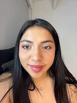 Snapshot of Christine_Laam chatting on 06-10-26, 12:44 Christine Laam online show from 06-10-26, 12:44