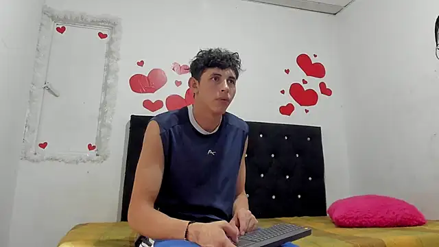 Snapshot of chloe_evanx_ chatting on 03-18-25, 07:10 chloe evanx online show from 03-18-25, 07:10