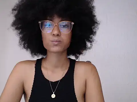 Snapshot of violettamartins chatting on 06-05-26, 09:31 violettamartins online show from 06-05-26, 09:31