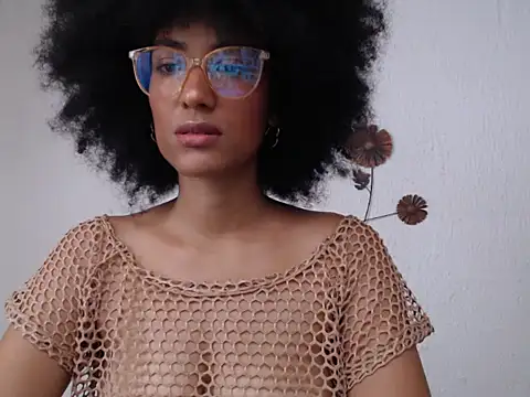 Snapshot of violettamartins chatting on 07-04-26, 10:05 violettamartins online show from 07-04-26, 10:05