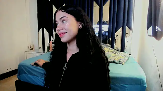 Snapshot of Sofia-candyht chatting on 12-22-24, 04:39 Sofia-candyht online show from 12-22-24, 04:39