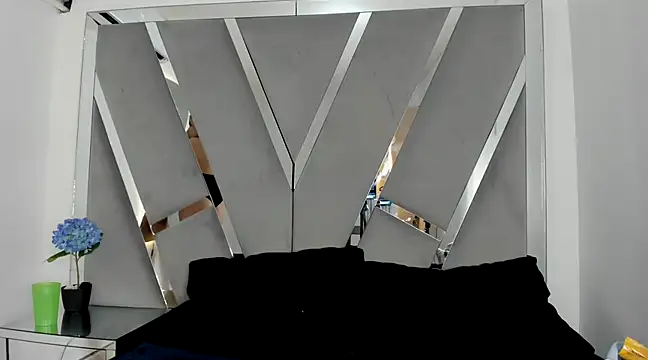 Snapshot of Sofia-candyht chatting on 02-12-25, 09:01 Sofia-candyht online show from 02-12-25, 09:01