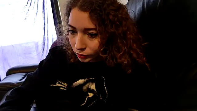Snapshot of Littledeathtrap chatting on 07-12-26, 04:42 Littledeathtrap online show from 07-12-26, 04:42