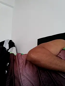 Snapshot of Ertestock chatting on 06-27-26, 12:22 Ertestock online show from 06-27-26, 12:22