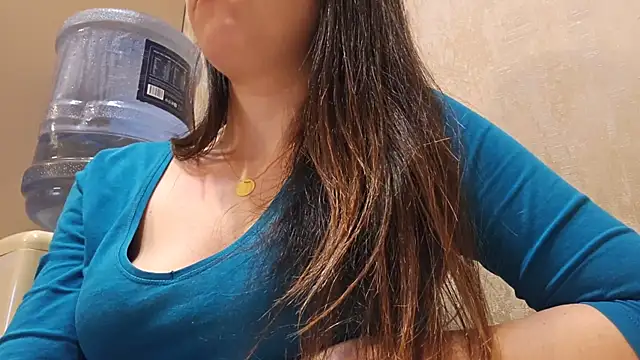 AlejandraDelaney online show from 01-24-25, 04:17