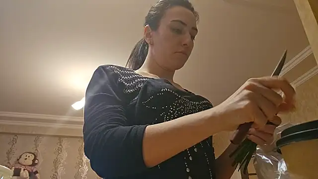 AlejandraDelaney online show from 02-10-25, 04:58