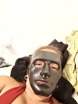 Snapshot of MideleyBranquis chatting on 11-27-25, 12:24 MideleyBranquis online show from 11-27-25, 12:24