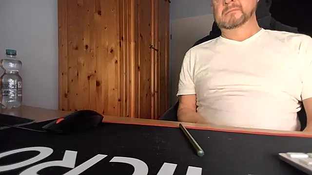 Snapshot of Tom_PP_cgn chatting on 11-07-25, 05:07 Tom PP cgn online show from 11-07-25, 05:07
