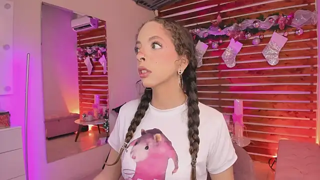 Sapphire Venuss online show from 12-13-25, 11:54