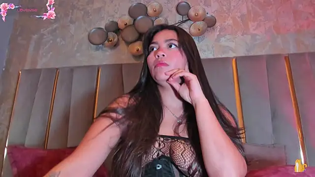 KimDevinne online show from 04-12-26, 03:11