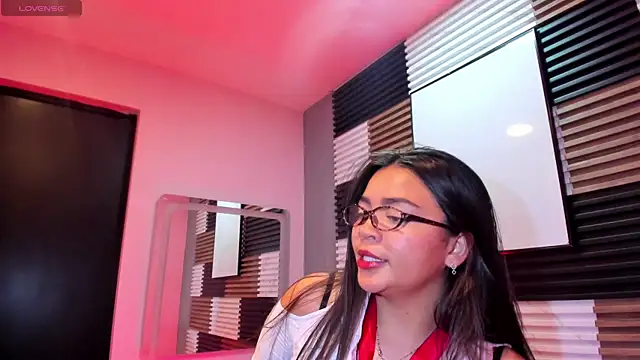 KimDevinne online show from 05-22-26, 03:13