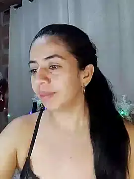 Snapshot of anngela01 chatting on 12-01-24, 10:53 anngela01 online show from 12-01-24, 10:53