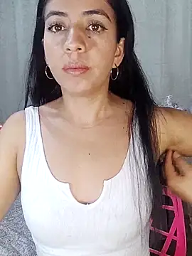 Snapshot of anngela01 chatting on 12-03-24, 05:42 anngela01 online show from 12-03-24, 05:42