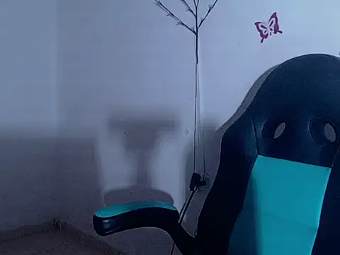 Snapshot of PAU_GOOMEZ_0809 chatting on 11-19-25, 08:09 PAU GOOMEZ 0809 online show from 11-19-25, 08:09