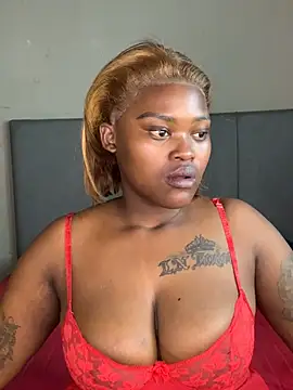 Snapshot of ThickPearlx23 chatting on 07-20-26, 01:57 ThickPearlx23 online show from 07-20-26, 01:57