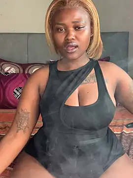 Snapshot of ThickPearlx23 chatting on 07-28-26, 12:48 ThickPearlx23 online show from 07-28-26, 12:48