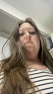 Chloee ep online show from 04-12-26, 05:01