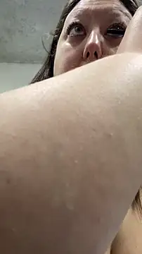 Snapshot of Chloee_ep chatting on 04-19-26, 04:34 Chloee ep online show from 04-19-26, 04:34