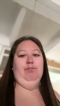 Snapshot of Chloee_ep chatting on 04-30-26, 04:02 Chloee ep online show from 04-30-26, 04:02