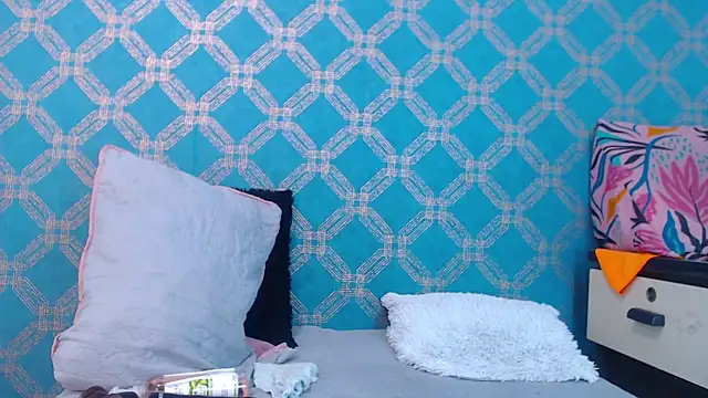 Snapshot of violeta_cute18 chatting on 02-14-25, 10:04 violeta cute18 online show from 02-14-25, 10:04