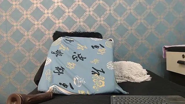 Snapshot of violeta_cute18 chatting on 03-11-25, 06:52 violeta cute18 online show from 03-11-25, 06:52