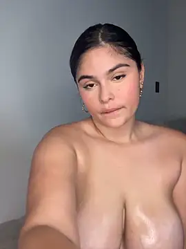Snapshot of Sarasweet_sex chatting on 04-28-26, 02:27 Sarasweet sex online show from 04-28-26, 02:27
