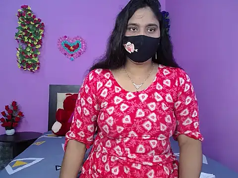 Hot Maleka online show from 10-31-25, 02:34