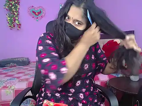 Hot Maleka online show from 01-11-26, 01:43