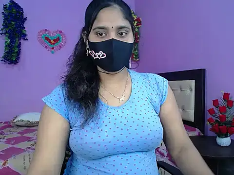 Hot Maleka online show from 03-07-26, 04:37