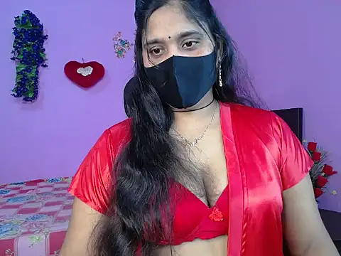 Hot Maleka online show from 04-17-26, 04:43