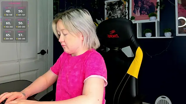 Sara Robinson online show from 06-08-26, 03:07
