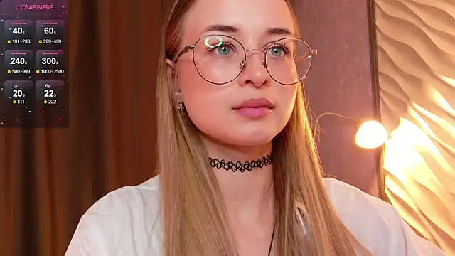 Tiffanyhunt online show from 11-21-25, 01:43