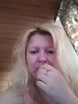 Snapshot of Lauri_scherri chatting on 03-27-26, 03:34 Lauri scherri online show from 03-27-26, 03:34