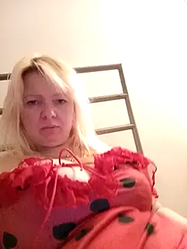 Snapshot of Lauri_scherri chatting on 05-10-26, 10:59 Lauri scherri online show from 05-10-26, 10:59
