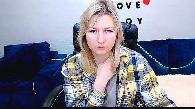 Incredible Ariela online show from 12-18-25, 07:58