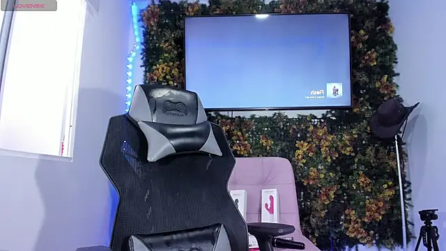 emily palmeer online show from 04-19-26, 12:04