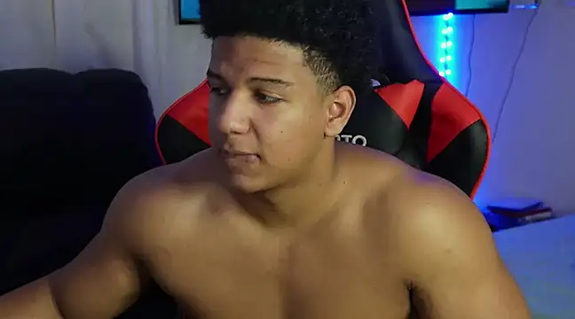 Snapshot of May_Dylan1 chatting on 12-11-24, 04:53 May Dylan1 online show from 12-11-24, 04:53